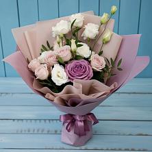 Букет цветов из:  Розы и Лизиантусы в Покровском Республика Дагестан