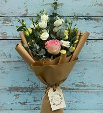 Букет цветов из:  Розы и Лизиантусы в Покровском Республика Дагестан